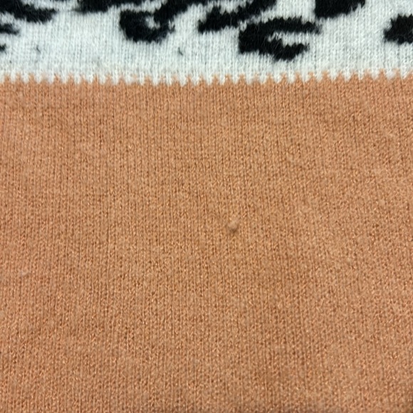 Pink Lily Sweater - Picture 2 of 2